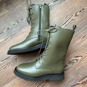 NWT Anthropologie Green Lace Up Leather Stompy Boots Size 7